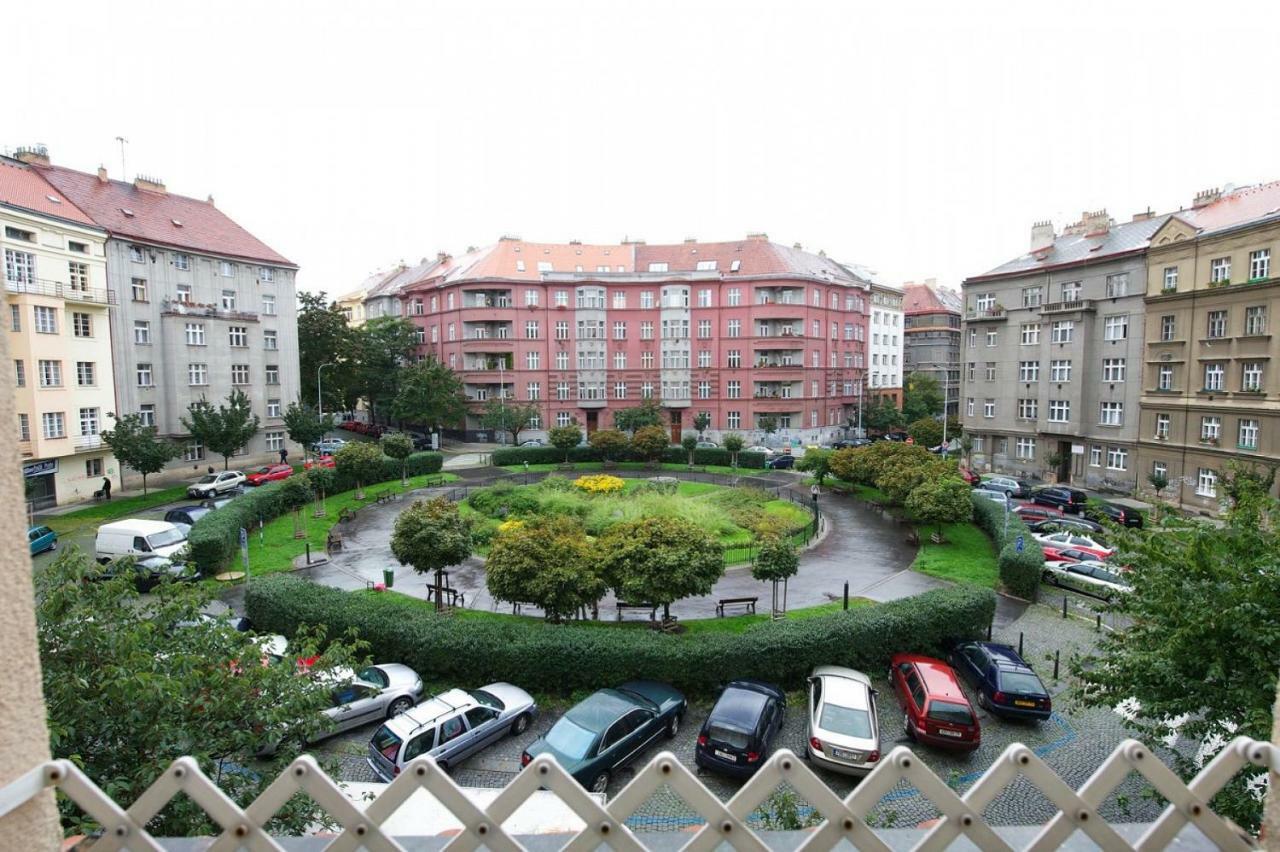 Cosy Apartment Under The Tower Prag Exterior foto