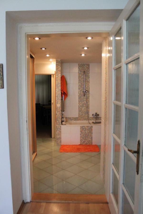 Cosy Apartment Under The Tower Prag Exterior foto