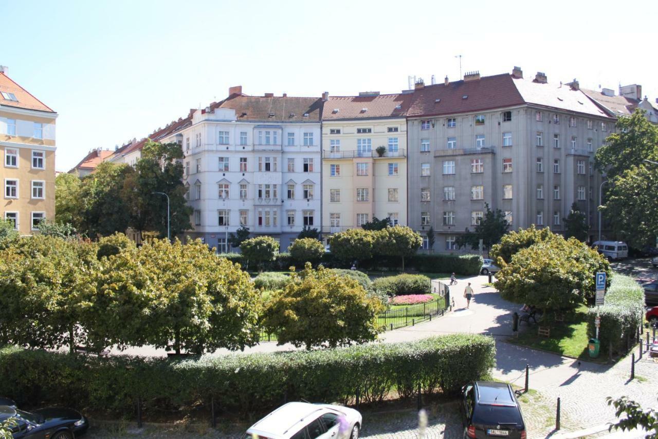 Cosy Apartment Under The Tower Prag Exterior foto