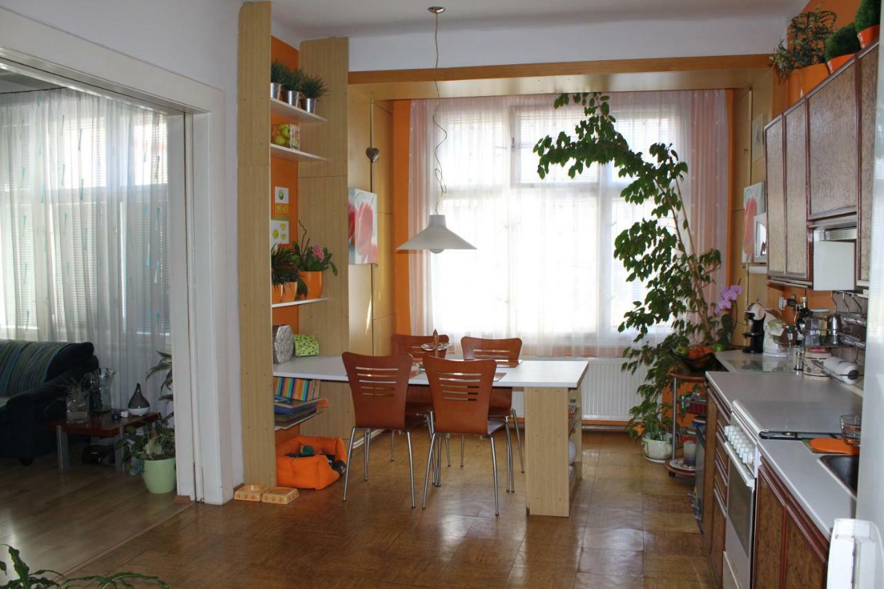 Cosy Apartment Under The Tower Prag Exterior foto