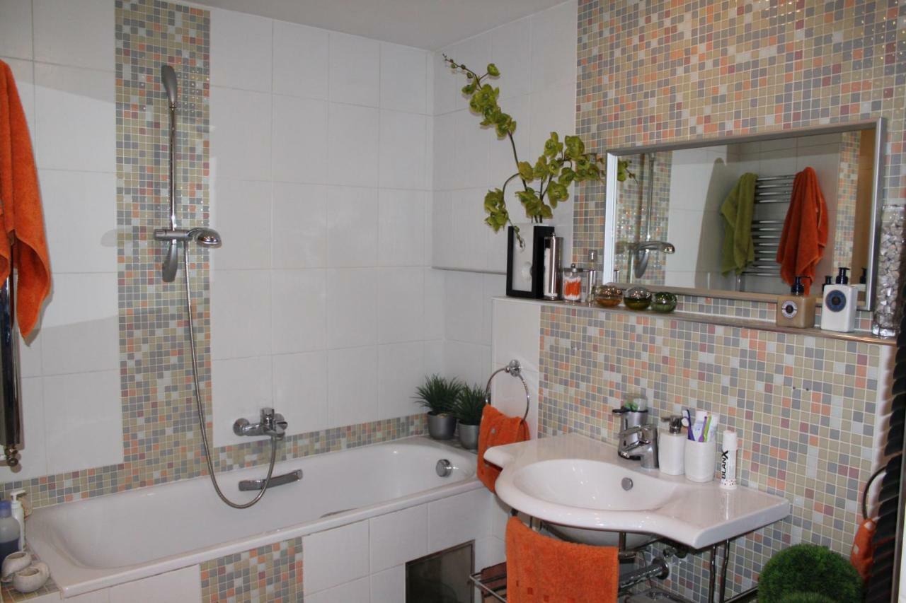 Cosy Apartment Under The Tower Prag Exterior foto