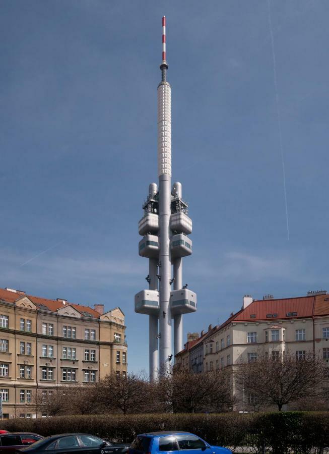 Cosy Apartment Under The Tower Prag Exterior foto